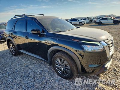 Czwarte zdjęcie samochodu z boku: 2022 NISSAN PATHFINDER SV VIN:5N1DR3BC2NC253208 - miniatura