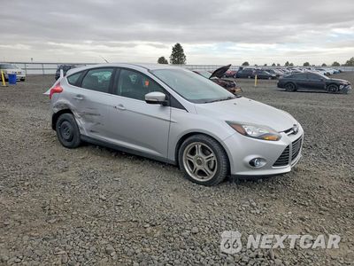 Czwarte zdjęcie samochodu z boku: 2012 FORD FOCUS TITANIUM VIN:1FAHP3N27CL274296 - miniatura