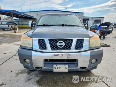 Piąte zdjęcie samochodu w środku: 2014 NISSAN TITAN SV VIN:1N6BA0EC5EN512725 - miniatura