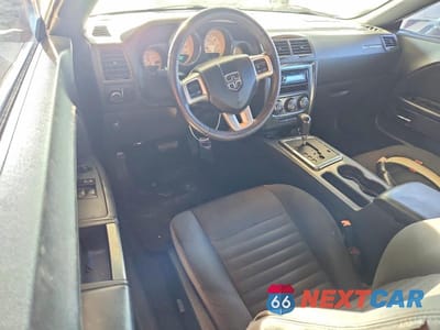 Zdjęcie 8 z 12 samochodu: 2013 DODGE CHALLENGER SXT VIN:2C3CDYAG7DH663101 - miniatura