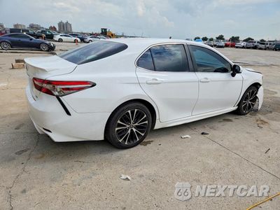Trzecie zdjęcie samochodu z tyłu: 2018 TOYOTA CAMRY VIN:4T1B11HK4JU600088 - miniatura