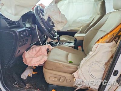 Zdjęcie 7 z 13 samochodu: 2018 TOYOTA 4RUNNER SR5 PREMIUM VIN:JTEBU5JR5J5525305 - miniatura