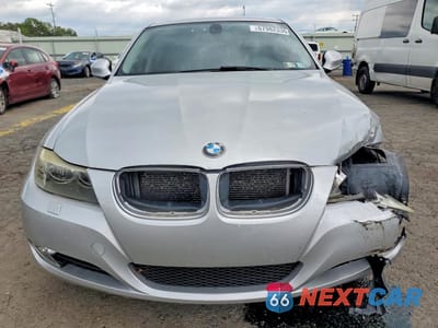 Piąte zdjęcie samochodu w środku: 2010 BMW 328 XI SULEV VIN:WBAPK5C54AA649466 - miniatura