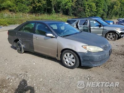 Czwarte zdjęcie samochodu z boku: 2005 TOYOTA CAMRY LE VIN:4T1BE32KX5U570044 - miniatura