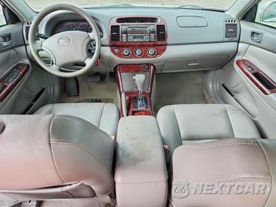 Zdjęcie 8 z 12 samochodu: 2005 TOYOTA CAMRY AUTOMATIC VIN:4T1BE30K95U586125 - miniatura