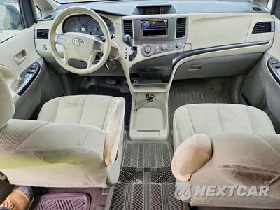 Zdjęcie 8 z 13 samochodu: 2012 TOYOTA SIENNA BASE 7-PASSENGER VIN:5TDZK3DC2CS209913 - miniatura