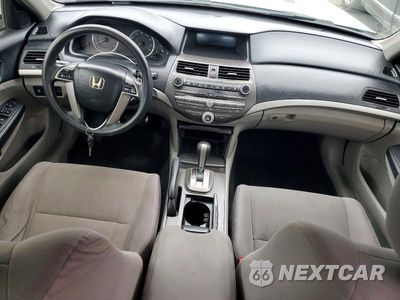 Zdjęcie 8 z 12 samochodu: 2011 HONDA ACCORD LXP VIN:1HGCP2F49BA063305 - miniatura
