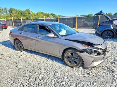 Czwarte zdjęcie samochodu z boku: 2023 HYUNDAI ELANTRA SEL VIN:KMHLM4AGXPU586144 - miniatura