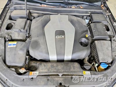 Zdjęcie 11 z 12 samochodu: 2012 HYUNDAI GENESIS 3.8L VIN:KMHGC4DD1CU182097 - miniatura