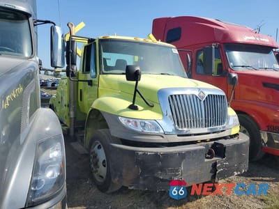Czwarte zdjęcie samochodu z boku: 2015 INTERNATIONAL 4400 TOW TRUCK VIN:1HTMKAZN7FH586063 - miniatura