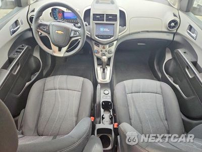Zdjęcie 8 z 13 samochodu: 2014 CHEVROLET SONIC LT VIN:1G1JC5SH8E4241020 - miniatura