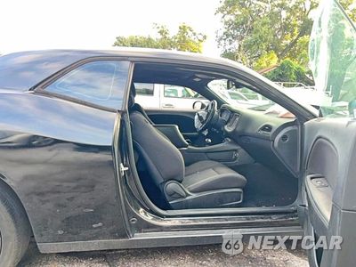 Piąte zdjęcie samochodu w środku: 2019 DODGE CHALLENGER SXT VIN:2C3CDZAG7KH717113 - miniatura