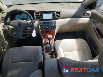 Zdjęcie 8 z 12 samochodu: 2003 TOYOTA COROLLA LE VIN:1NXBR32E33Z010832 - miniatura