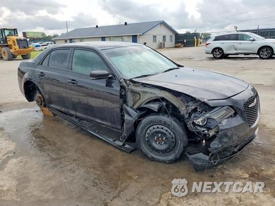 Czwarte zdjęcie samochodu z boku: 2015 CHRYSLER 300 C RWD VIN:2C3CCAGG0FH756904 - miniatura