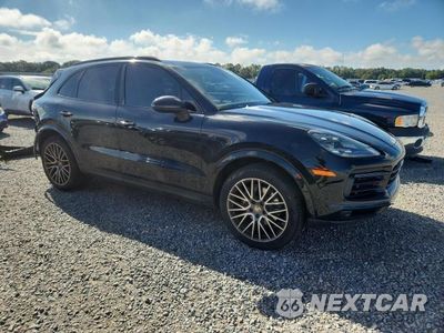Czwarte zdjęcie samochodu z boku: 2019 PORSCHE CAYENNE VIN:WP1AA2AY2KDA18382 - miniatura