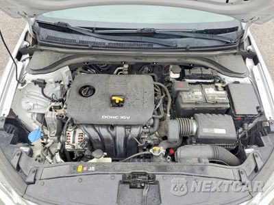 Zdjęcie 11 z 12 samochodu: 2017 HYUNDAI ELANTRA SE VIN:KMHD74LF3HU423725 - miniatura