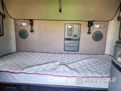 Zdjęcie 10 z 14 samochodu: 2019 VOLVO VNL SEMI TRUCK VIN:4V4NB9EH4KN215541 - miniatura