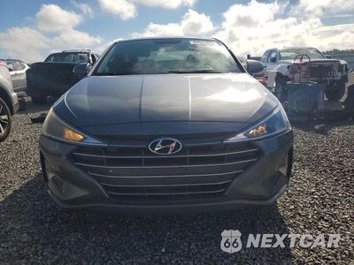 Piąte zdjęcie samochodu w środku: 2019 HYUNDAI ELANTRA SE VIN:KMHD74LF3KU816843 - miniatura