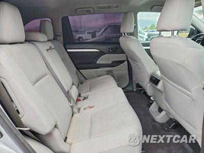 Zdjęcie 11 z 13 samochodu: 2018 TOYOTA HIGHLANDER LE VIN:5TDZARFH3JS034342 - miniatura