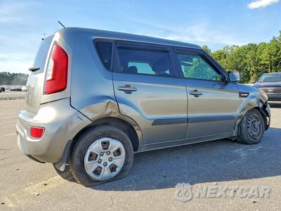 Trzecie zdjęcie samochodu z tyłu: 2013 KIA SOUL BASE VIN:KNDJT2A54D7564457 - miniatura