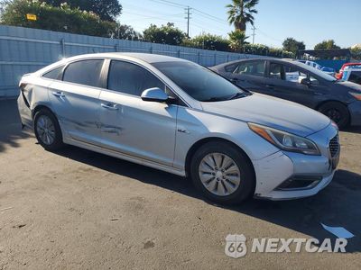 Czwarte zdjęcie samochodu z boku: 2017 HYUNDAI SONATA HYBRID SE VIN:KMHE24L17HA059589 - miniatura