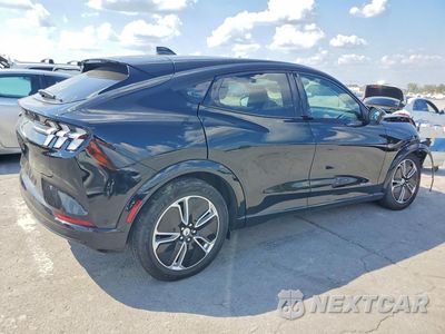 Trzecie zdjęcie samochodu z tyłu: 2023 FORD MUSTANG MACH-E PREMIUM VIN:3FMTK3S53PMA99899 - miniatura