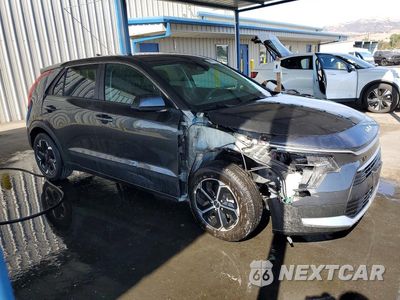 Czwarte zdjęcie samochodu z boku: 2026 KIA NIRO LX VIN:KNDCP3LE3T5360100 - miniatura