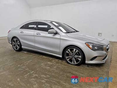 Czwarte zdjęcie samochodu z boku: 2019 MERCEDES-BENZ CLA 250 VIN:WDDSJ4EB9KN748474 - miniatura
