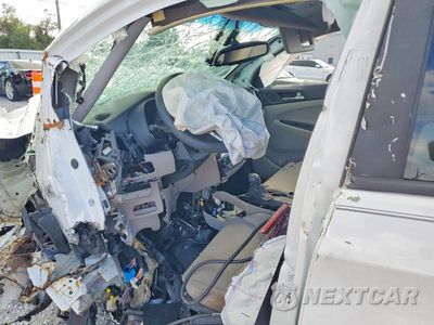 Zdjęcie 8 z 13 samochodu: 2019 HYUNDAI TUCSON SEL VIN:KM8J33AL5KU055282 - miniatura