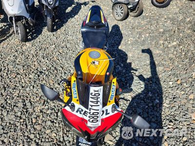 Piąte zdjęcie samochodu w środku: 2009 HONDA CBR600 RR VIN:JH2PC40109K200178 - miniatura