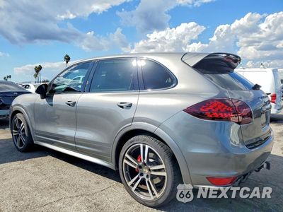 Drugie zdjęcie samochodu z przodu: 2013 PORSCHE CAYENNE GTS VIN:WP1AD2A28DLA79926 - miniatura