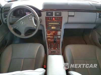Zdjęcie 8 z 12 samochodu: 2001 MERCEDES-BENZ E 430 VIN:WDBJF70J61B323557 - miniatura