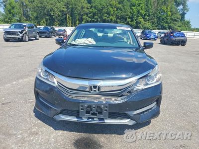 Piąte zdjęcie samochodu w środku: 2017 HONDA ACCORD LX VIN:1HGCR2F36HA303386 - miniatura