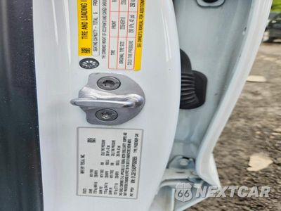Zdjęcie 12 z 12 samochodu: 2023 TESLA MODEL 3 VIN:5YJ3E1EA5PF580959 - miniatura