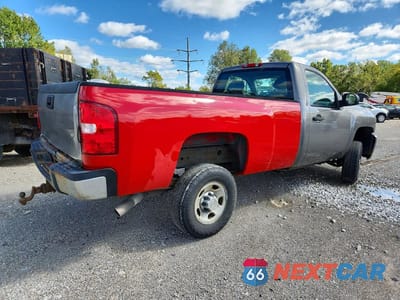 Trzecie zdjęcie samochodu z tyłu: 2009 CHEVROLET SILVERADO K2500 HEAVY DUTY VIN:1GCHK44K39F131353 - miniatura