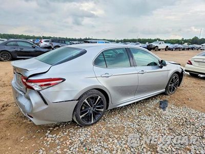 Trzecie zdjęcie samochodu z tyłu: 2018 TOYOTA CAMRY XSE VIN:4T1B61HK7JU029262 - miniatura