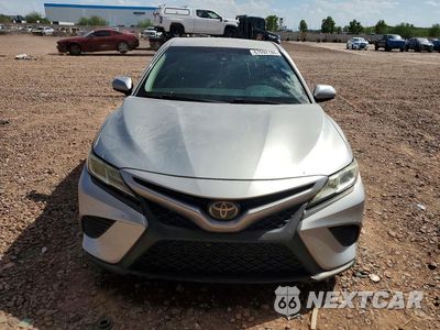 Piąte zdjęcie samochodu w środku: 2018 TOYOTA CAMRY SE VIN:4T1B11HKXJU072945 - miniatura