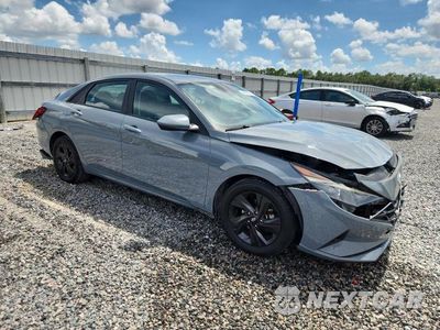 Czwarte zdjęcie samochodu z boku: 2021 HYUNDAI ELANTRA SEL VIN:KMHLM4AG3MU142194 - miniatura