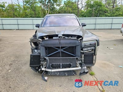 Piąte zdjęcie samochodu w środku: 2025 ROLLS-ROYCE CULLINAN BLACK BADGE VIN:SLA43HA0XSU228029 - miniatura