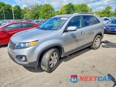 2012 KIA SORENTO LX 5XYKT3A63CG303213 - główne zdjęcie licytacji z USA - miniatura