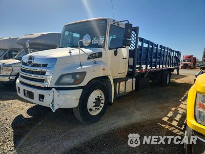 2018 HINO 338 FLATBED TRUCK 5PVNV8JVXJ4S57774 - główne zdjęcie licytacji z USA - miniatura