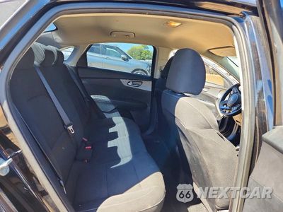 Zdjęcie 10 z 13 samochodu: 2019 KIA FORTE FE VIN:3KPF24AD0KE033555 - miniatura