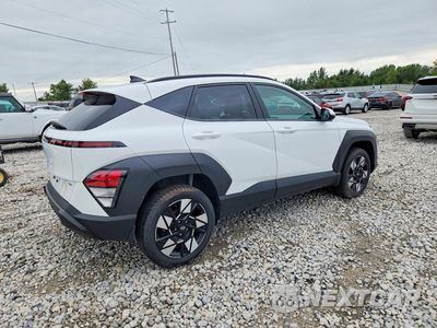 Trzecie zdjęcie samochodu z tyłu: 2024 HYUNDAI KONA SEL VIN:KM8HCCAB2RU153024 - miniatura