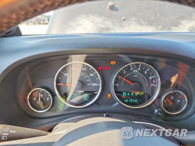 Zdjęcie 9 z 12 samochodu: 2013 JEEP WRANGLER UNLIMITED SAHARA VIN:1C4BJWEG8DL668129 - miniatura