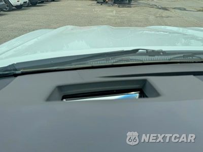Zdjęcie 12 z 14 samochodu: 2016 LEXUS LX 570 VIN:JTJHY7AX3G4213685 - miniatura