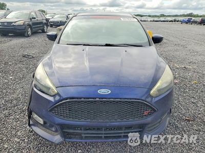 Piąte zdjęcie samochodu w środku: 2017 FORD FOCUS ST VIN:1FADP3L94HL337991 - miniatura