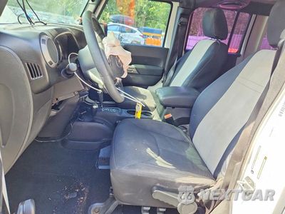 Zdjęcie 7 z 12 samochodu: 2013 JEEP WRANGLER UNLIMITED SPORT VIN:1C4BJWDG0DL632551 - miniatura