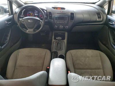 Zdjęcie 8 z 13 samochodu: 2016 KIA FORTE LX VIN:KNAFK4A60G5530932 - miniatura