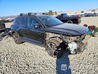 Czwarte zdjęcie samochodu z boku: 2019 VOLVO XC40 T5 R-DESIGN VIN:YV4162UM3K2048785 - miniatura