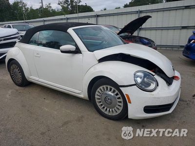 Czwarte zdjęcie samochodu z boku: 2013 VOLKSWAGEN BEETLE VIN:3VW5P7ATXDM823070 - miniatura
